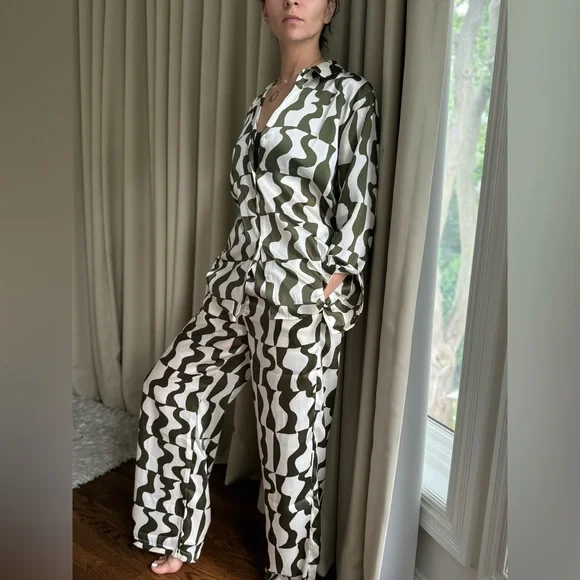 Rails- button down an draw string pants - Picture 7 of 8